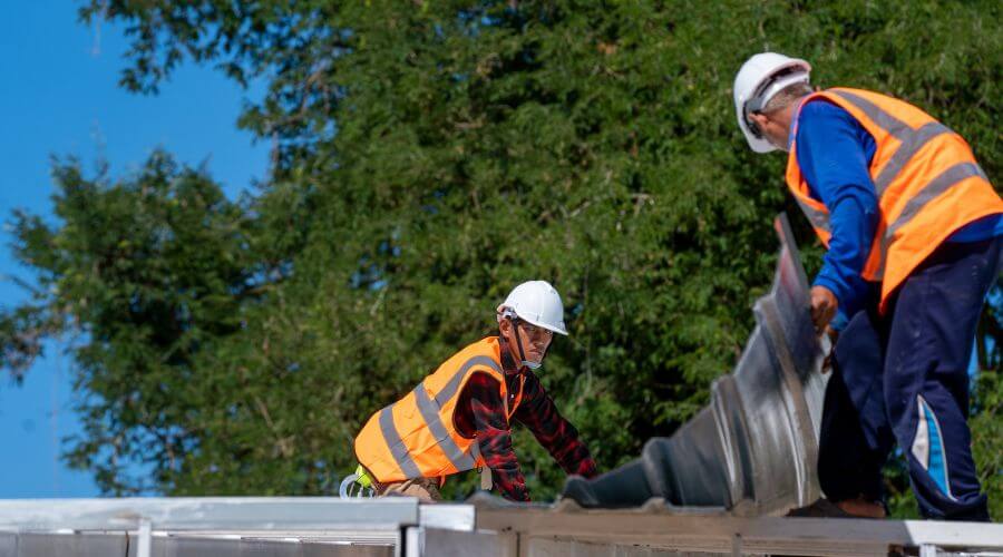 Professional gutter cleaning in Marshall, IN